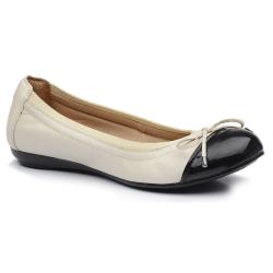 284-0123 - SAPATILHA OFF WHITE COM BIQUEIRA VERNIZ PRETO